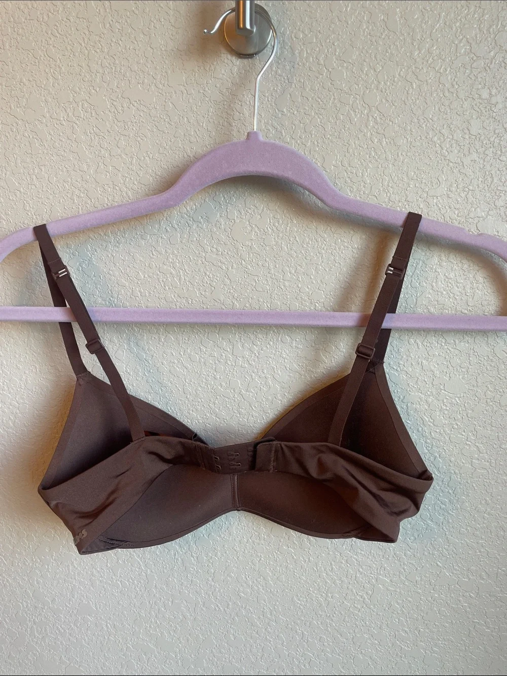 SKIMS Wirelss Form Push Up Plunge Bra - Picture 3 of 4
